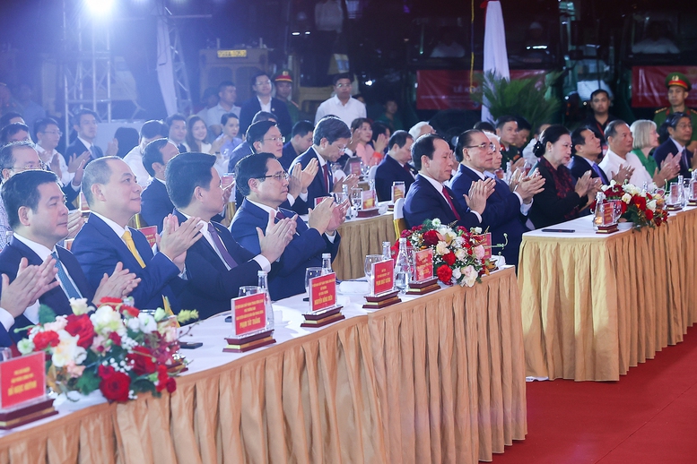 Thủ tướng dự lễ khởi công 2 dự án có tổng vốn 182 nghìn tỷ đồng tại Hải Phòng- Ảnh 2.