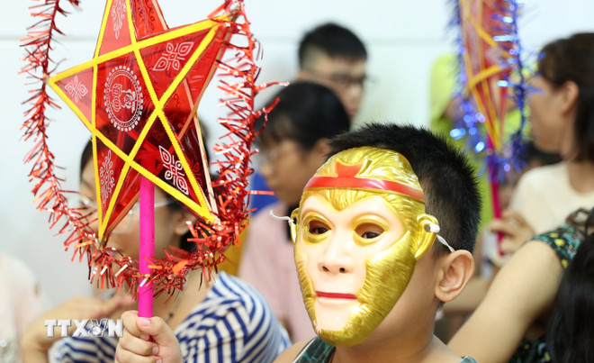Những phong tục truyền thống trong ngày Rằm Trung Thu ở Việt Nam- Ảnh 2.