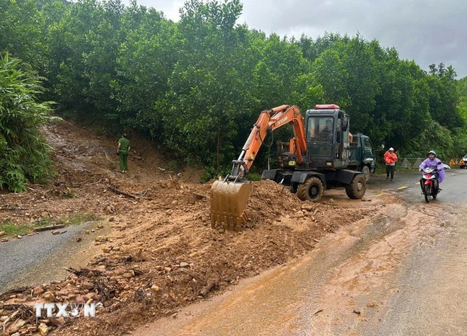 "Nguy cơ mưa lớn, lũ quét và sạt lở đất ngay sau bão số 10 vẫn còn rất lớn"- Ảnh 1.