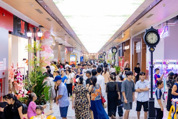 Startup Việt đón sóng cơ hội mới: Xu hướng Pop-up store trong trung tâm thương mại lên ngôi mùa lễ hội- Ảnh 2.