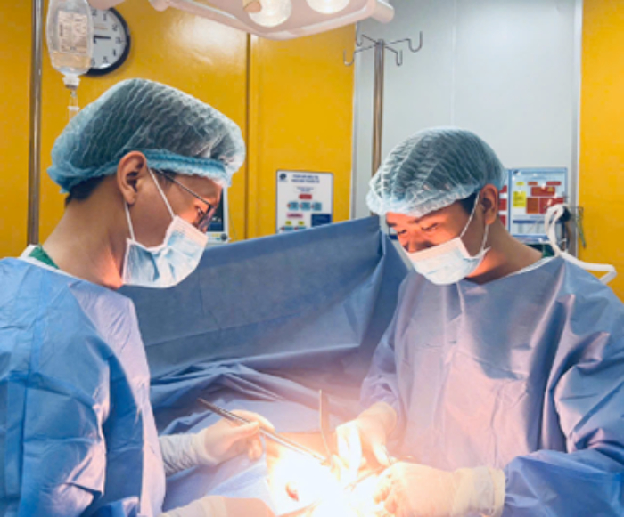 Lạm dụng thuốc tránh thai 10 năm, người phụ nữ nguy kịch vì ruột non hoại tử- Ảnh 1.