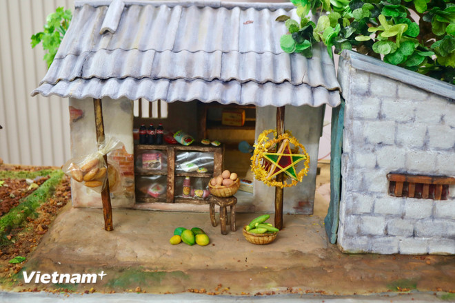 Cô gái 9X “biến” tiệm tạp hóa làng quê thành chiếc bánh Trung Thu độc đáo- Ảnh 4.