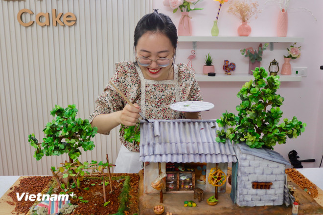 Cô gái 9X “biến” tiệm tạp hóa làng quê thành chiếc bánh Trung Thu độc đáo- Ảnh 2.