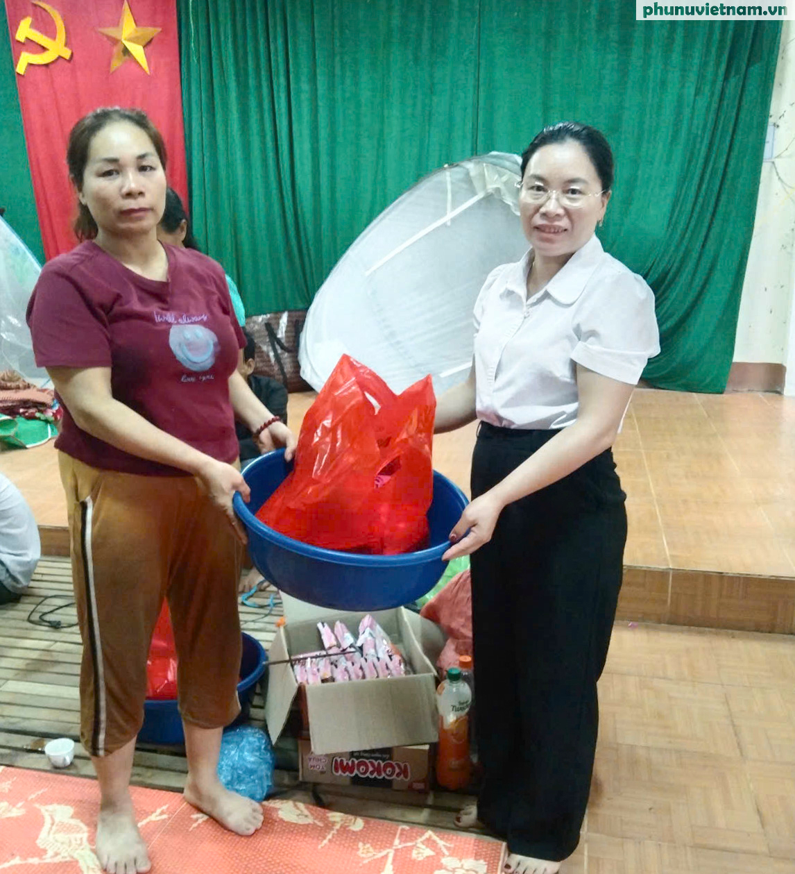 Hội LHPN tỉnh Thái Nguyên kề vai cùng người dân vượt lũ dữ- Ảnh 3.