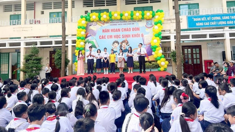Kỷ niệm 80 năm truyền thống ngành Giáo dục và Lễ khai giảng đặc biệt- Ảnh 10. Kỷ niệm 80 năm truyền thống ngành Giáo dục và Lễ khai giảng đặc biệt- Ảnh 10.