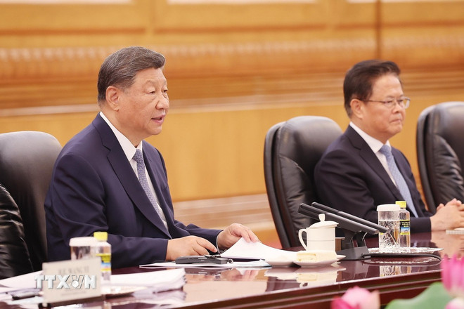 Việt Nam luôn ưu tiên hàng đầu việc củng cố và phát triển quan hệ Việt-Trung- Ảnh 1. Việt Nam luôn ưu tiên hàng đầu việc củng cố và phát triển quan hệ Việt-Trung- Ảnh 1.