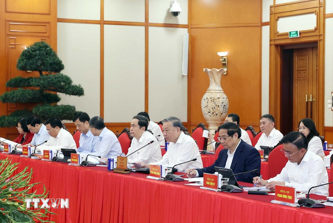 Bộ Chính trị cho ý kiến về công tác chuẩn bị Đại hội Đảng bộ Mặt trận Tổ quốc- Ảnh 2. Bộ Chính trị cho ý kiến về công tác chuẩn bị Đại hội Đảng bộ Mặt trận Tổ quốc- Ảnh 2.