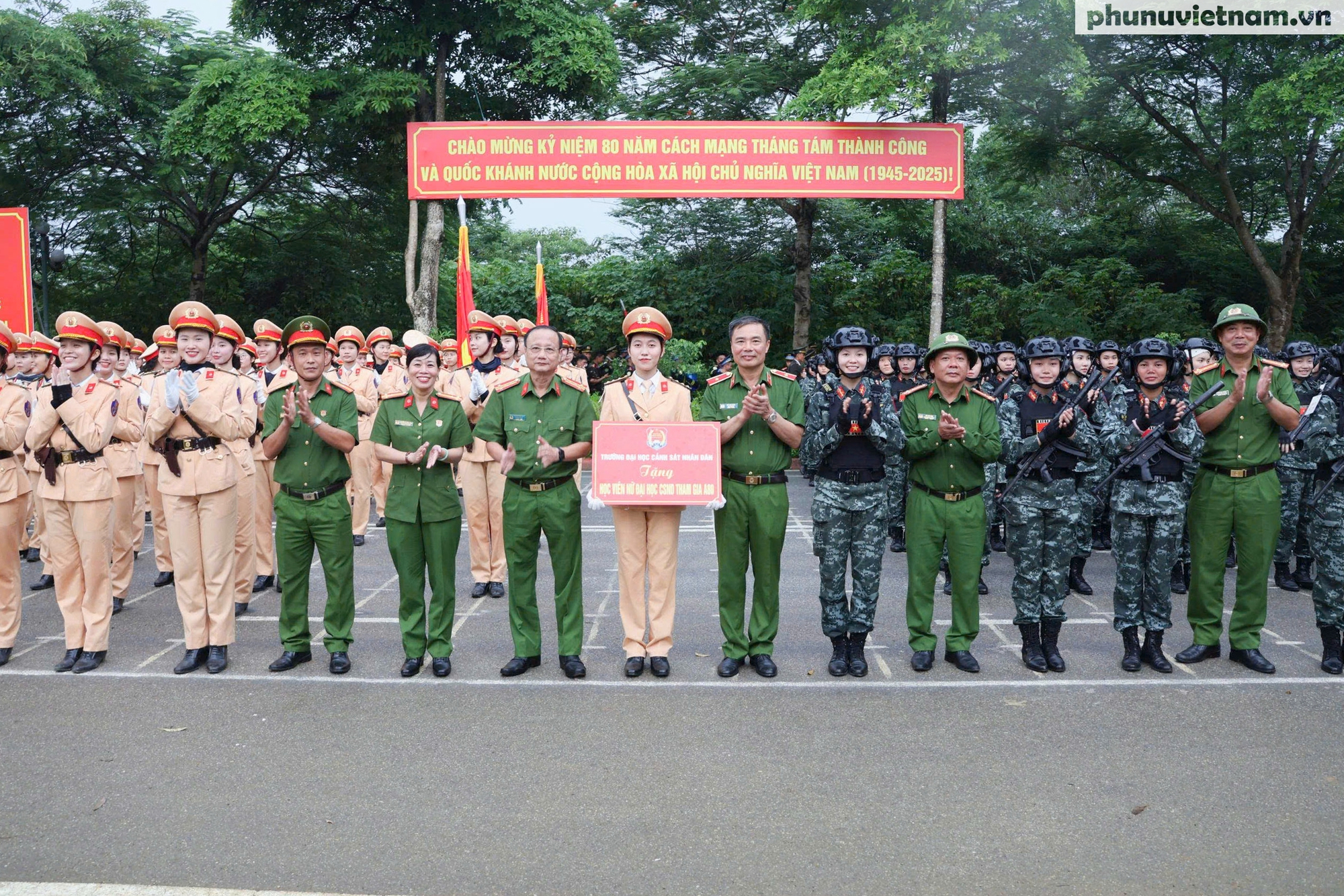 Nữ học viên Đại học Cảnh sát nhân dân tỏa sáng tại nhiệm vụ A80, lan tỏa tinh thần chiến sĩ CAND- Ảnh 4.