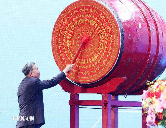 Phát biểu của Tổng Bí thư Tô Lâm tại Lễ kỷ niệm 80 năm truyền thống ngành Giáo dục và khai giảng năm học mới 2025-2026- Ảnh 3. Phát biểu của Tổng Bí thư Tô Lâm tại Lễ kỷ niệm 80 năm truyền thống ngành Giáo dục và khai giảng năm học mới 2025-2026- Ảnh 3.