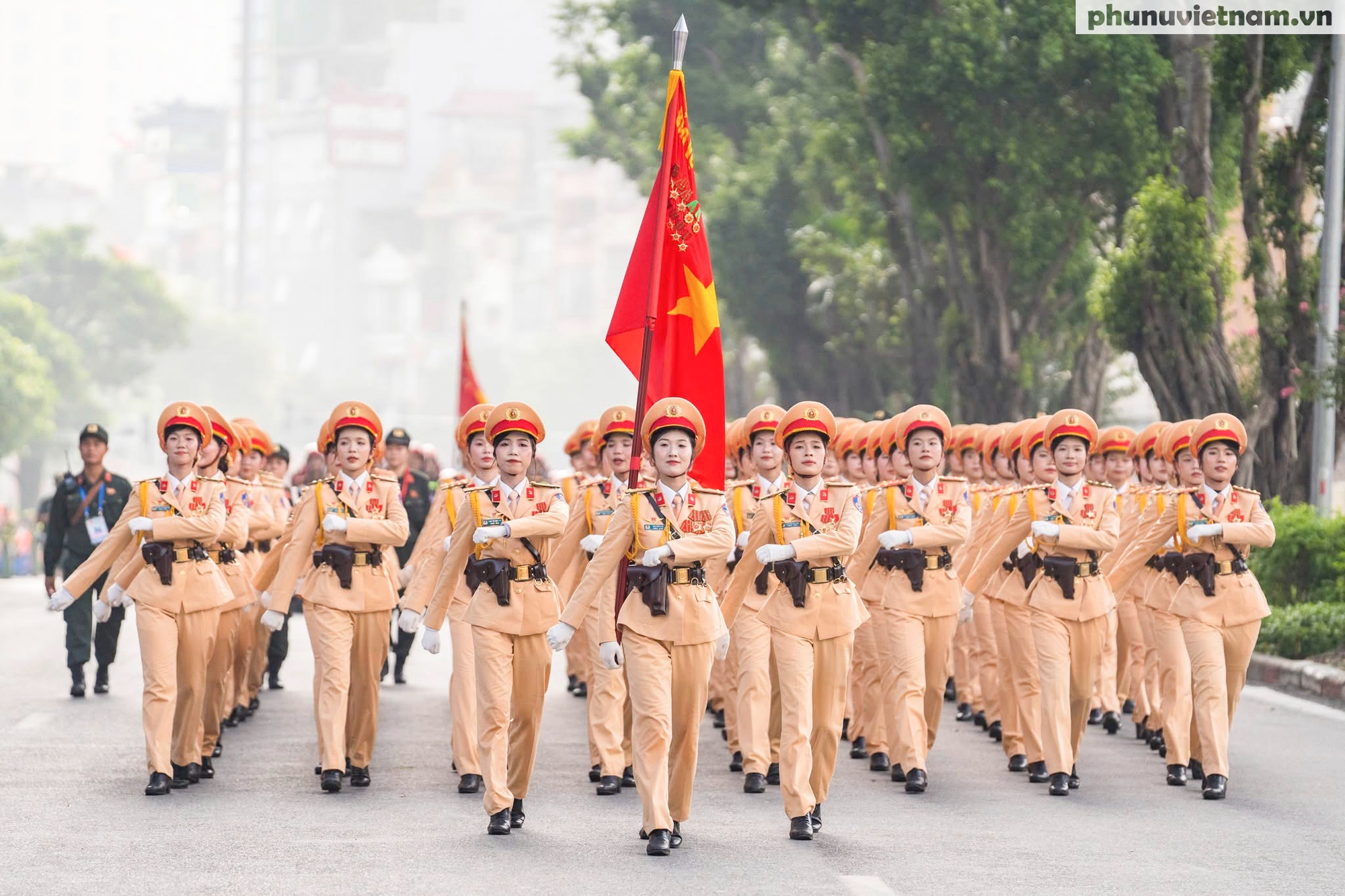Vượt qua áp lực, hoàn thành nhiệm vụ Khối trưởng Khối nữ sĩ quan Cảnh sát giao thông- Ảnh 1.