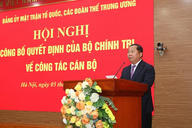 Đồng chí Nguyễn Phi Long giữ chức Phó Bí thư Đảng ủy Mặt trận Tổ quốc, các đoàn thể Trung ương- Ảnh 3. Đồng chí Nguyễn Phi Long giữ chức Phó Bí thư Đảng ủy Mặt trận Tổ quốc, các đoàn thể Trung ương- Ảnh 3.