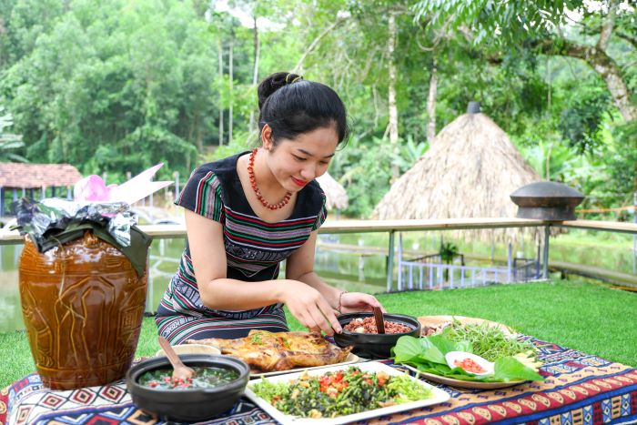 Cầu nối đưa sản phẩm vùng dân tộc thiểu số và miền núi ra thị trường lớn- Ảnh 4.