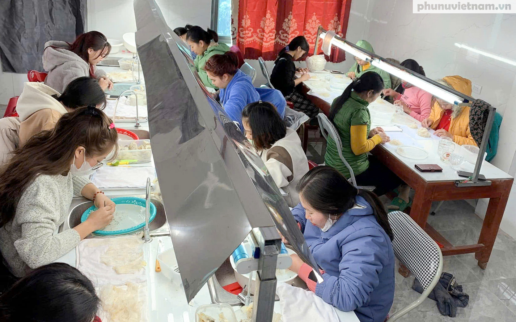 Thoát nghèo nhờ vốn vay ưu đãi, chủ cơ sở tinh chế yến sào tạo việc làm cho nhiều Thoát nghèo nhờ vốn vay ưu đãi, chủ cơ sở tinh chế yến sào tạo việc làm cho nhiều