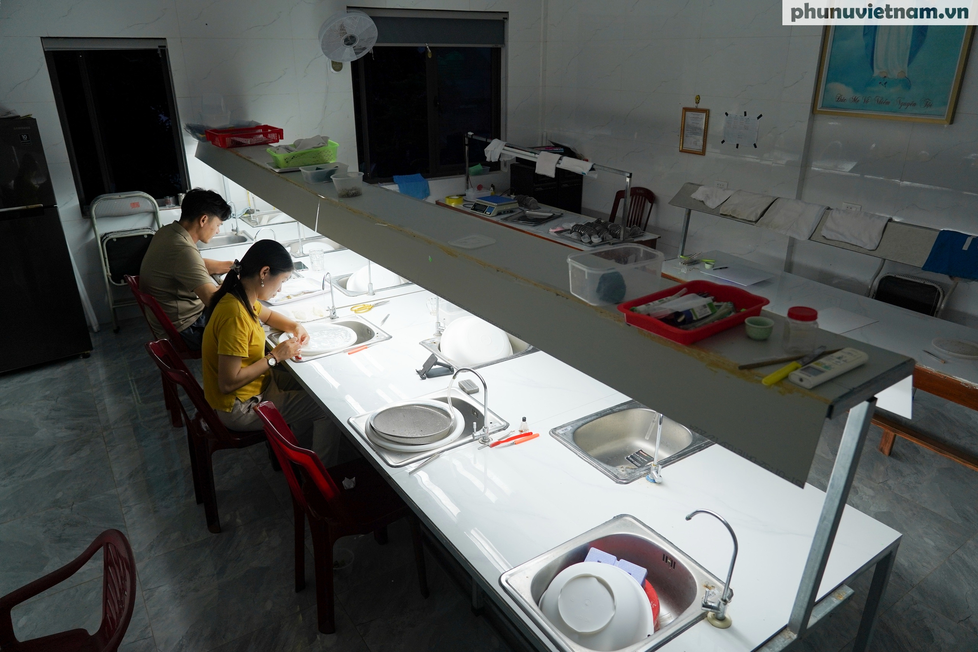 Thoát nghèo nhờ vốn vay ưu đãi, chủ cơ sở tinh chế yến sào tạo việc làm cho nhiều Thoát nghèo nhờ vốn vay ưu đãi, chủ cơ sở tinh chế yến sào tạo việc làm cho nhiều