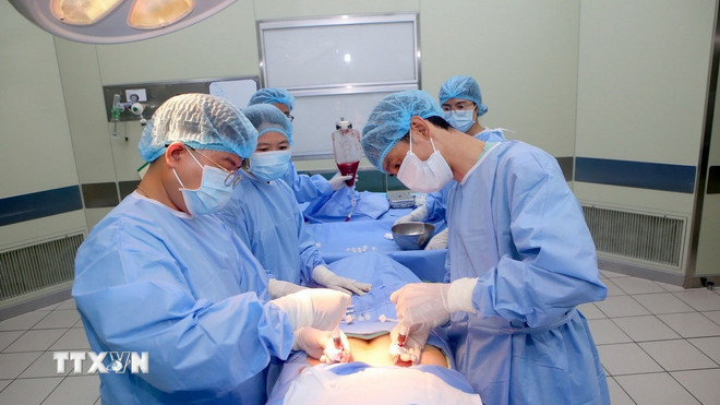 Ca ghép tủy Thalassemia đầu tiên ở Việt Nam được lấy tủy từ mẹ- Ảnh 1. Ca ghép tủy Thalassemia đầu tiên ở Việt Nam được lấy tủy từ mẹ- Ảnh 1.