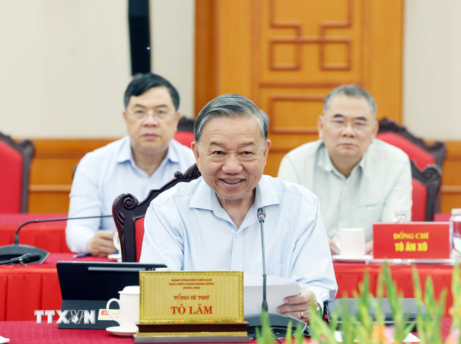 Bộ Chính trị cho ý kiến về công tác chuẩn bị Đại hội đại biểu Đảng bộ Công an TW- Ảnh 1. Bộ Chính trị cho ý kiến về công tác chuẩn bị Đại hội đại biểu Đảng bộ Công an TW- Ảnh 1.