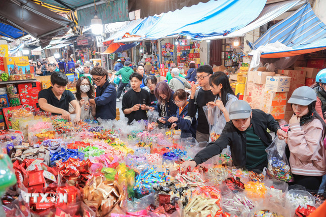 Thủ tướng: Tổ chức Tết Bính Ngọ vui tươi, lành mạnh, an toàn, tiết kiệm- Ảnh 2.