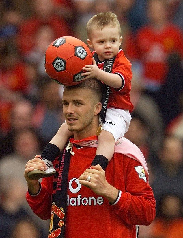 Từ câu chuyện của gia đình David Beckham: Quá khó để làm một người cha hoàn hảo- Ảnh 1. Từ câu chuyện của gia đình David Beckham: Quá khó để làm một người cha hoàn hảo- Ảnh 1.
