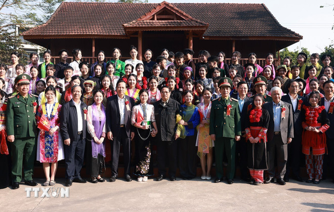 Thủ tướng: Xây dựng trường học khu vực miền núi, đồng bào dân tộc để gieo chữ, giữ nước- Ảnh 2.