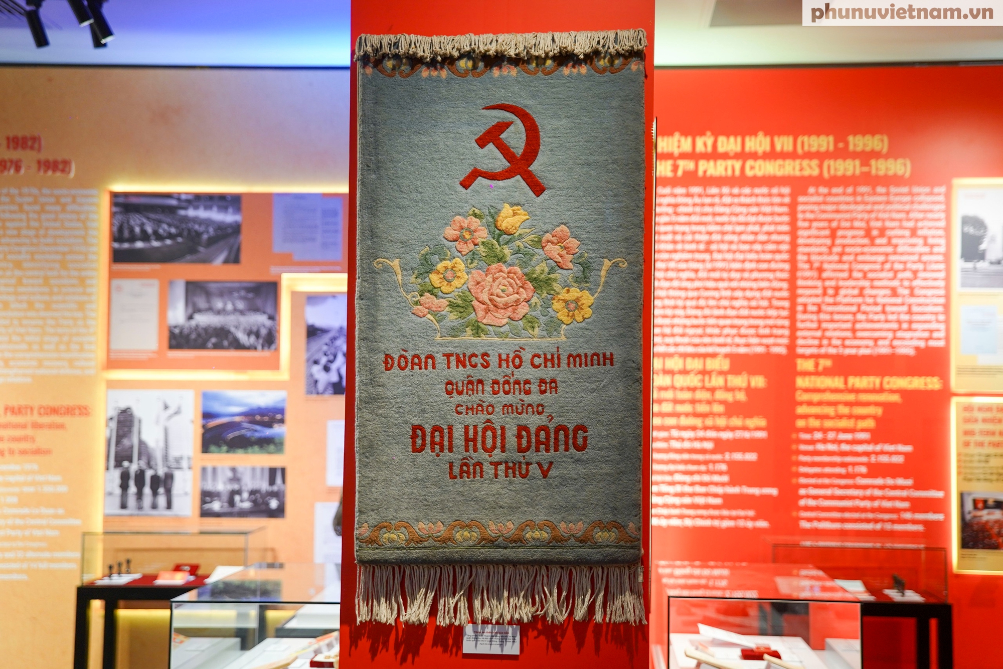 Sống động "những trang sử vàng" qua triển lãm về các kỳ Đại hội Đảng- Ảnh 29.