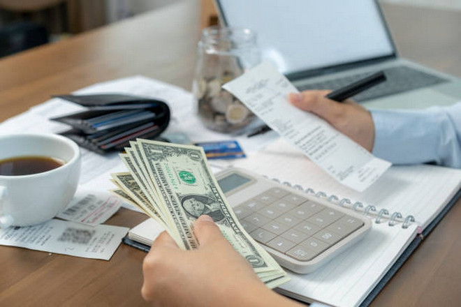 Không tằn tiện, không phung phí: Cách người tiêu dùng chi tiền năm 2026- Ảnh 1.