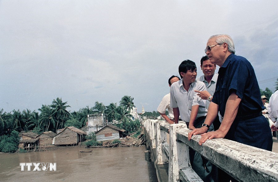 Đại hội VIII của Đảng: Tiền đề cho công cuộc công nghiệp hóa, hiện đại hóa- Ảnh 1.