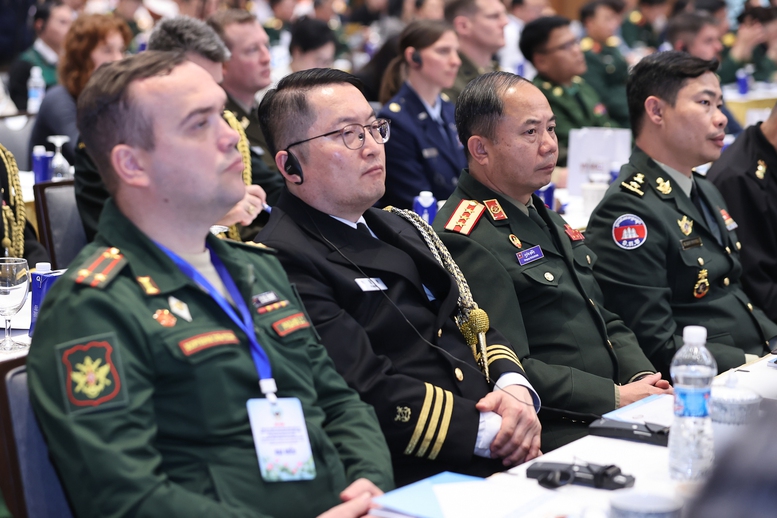 Thủ tướng: Cơ bản làm sạch ô nhiễm bom mìn vào thời điểm kỷ niệm 100 năm Quốc khánh- Ảnh 3.