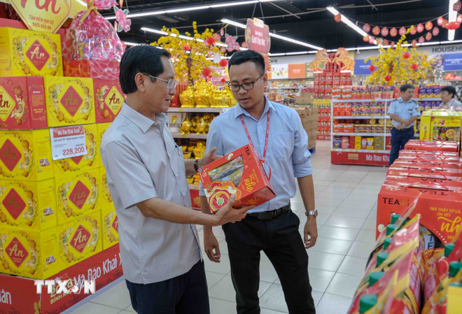 Bộ Công Thương yêu cầu bảo đảm nguồn cung hàng hóa và điện dịp Tết Bính Ngọ- Ảnh 1.