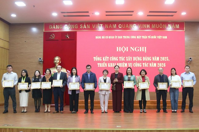 Đảng bộ Cơ quan UBTƯ MTTQ Việt Nam tổng kết công tác xây dựng Đảng năm 2025, triển khai nhiệm vụ công tác năm 2026- Ảnh 7.