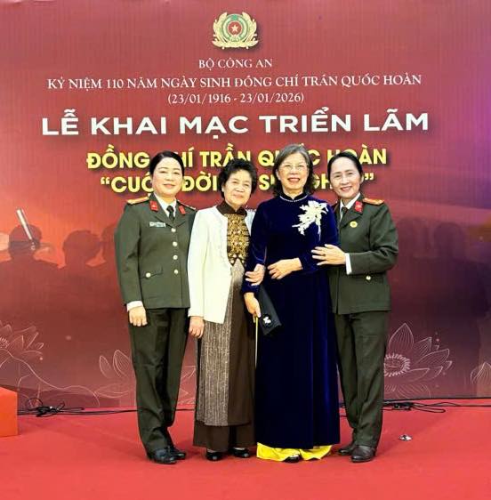 Phụ nữ Công an nhân dân bồi đắp bản lĩnh chính trị, tiếp nối di sản cố Bộ trưởng Trần Quốc Hoàn- Ảnh 2.