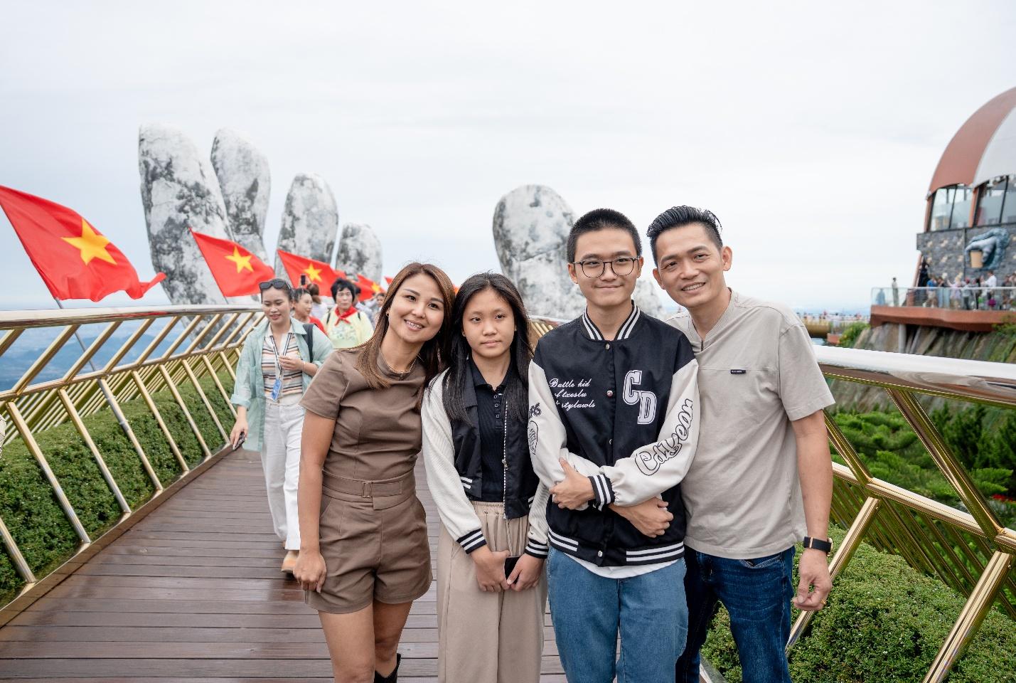 S:\02.BAN_CHUCNANG\17.BAN_TRUYENTHONG\00.DU_LIEU_CHUNG\01.TAI_LIEU_CHUNG\MARCOM\BAN THƯƠNG HIỆU\VÙNG MIỀN TRUNG\Đà Nẵng\BÀ NÀ\Ảnh\2025-08-27 CAU VANG CO DO SAO VANG\DSC08012.jpg