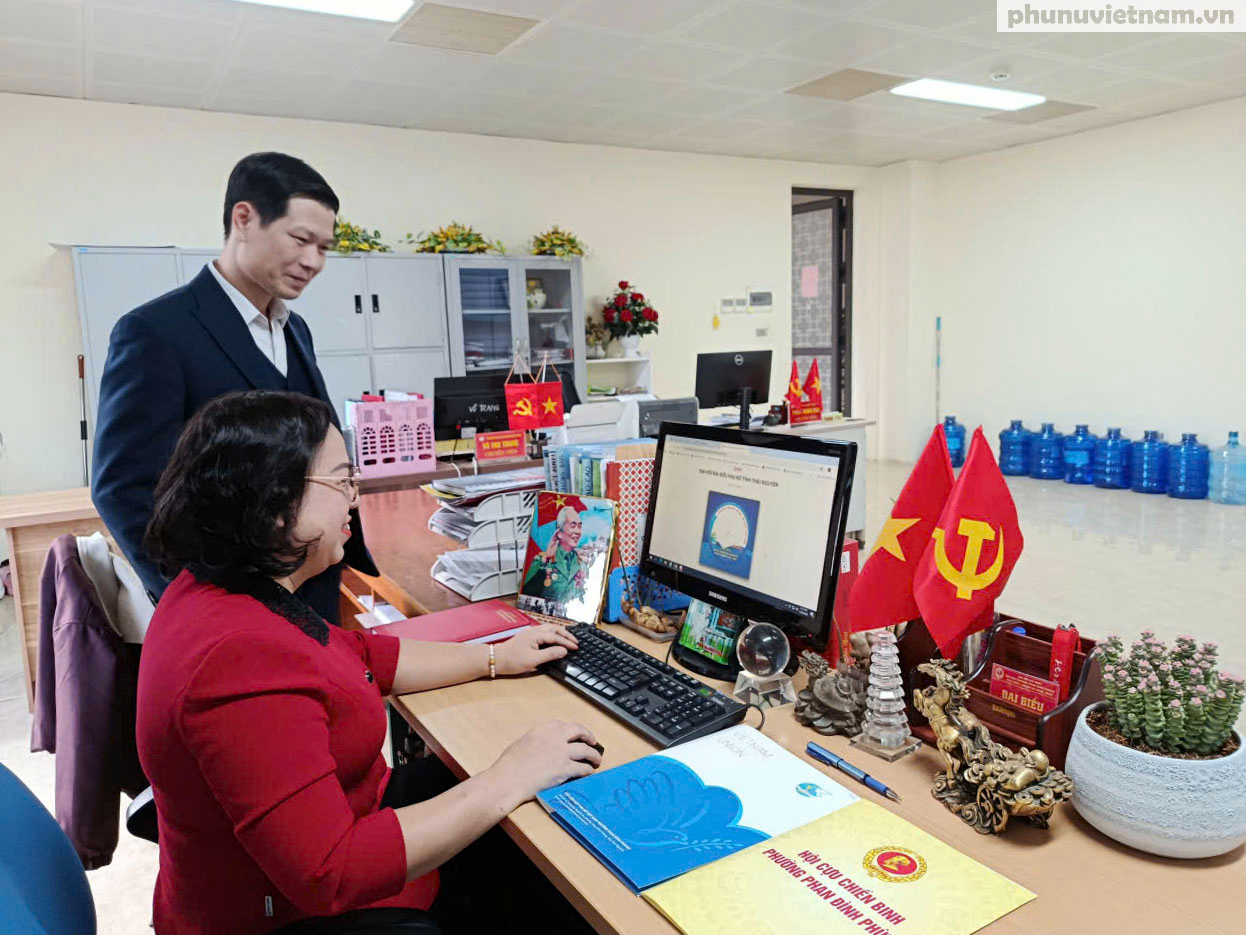 "Bình dân học vụ số" xóa nhòa khoảng cách công nghệ cho phụ nữ ở Thái Nguyên- Ảnh 1.