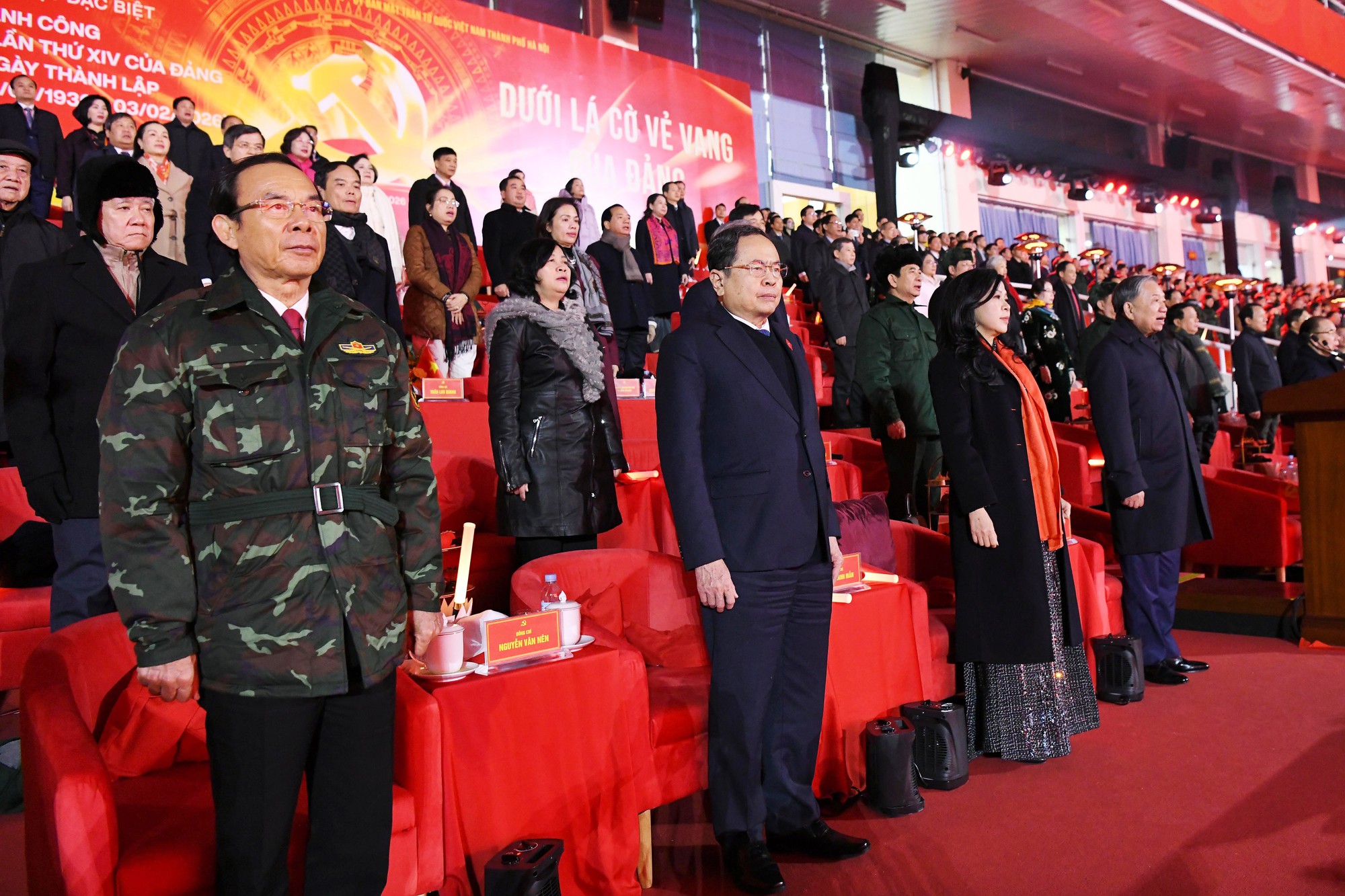 Tổng Bí thư Tô Lâm và lãnh đạo Đảng, Nhà nước dự Chương trình nghệ thuật đặc biệt "Dưới lá cờ vẻ vang của Đảng"- Ảnh 3.