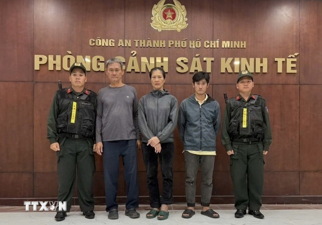 Triệt phá vụ sản xuất, buôn bán thuốc Đông y giả tại TPHCM- Ảnh 1.