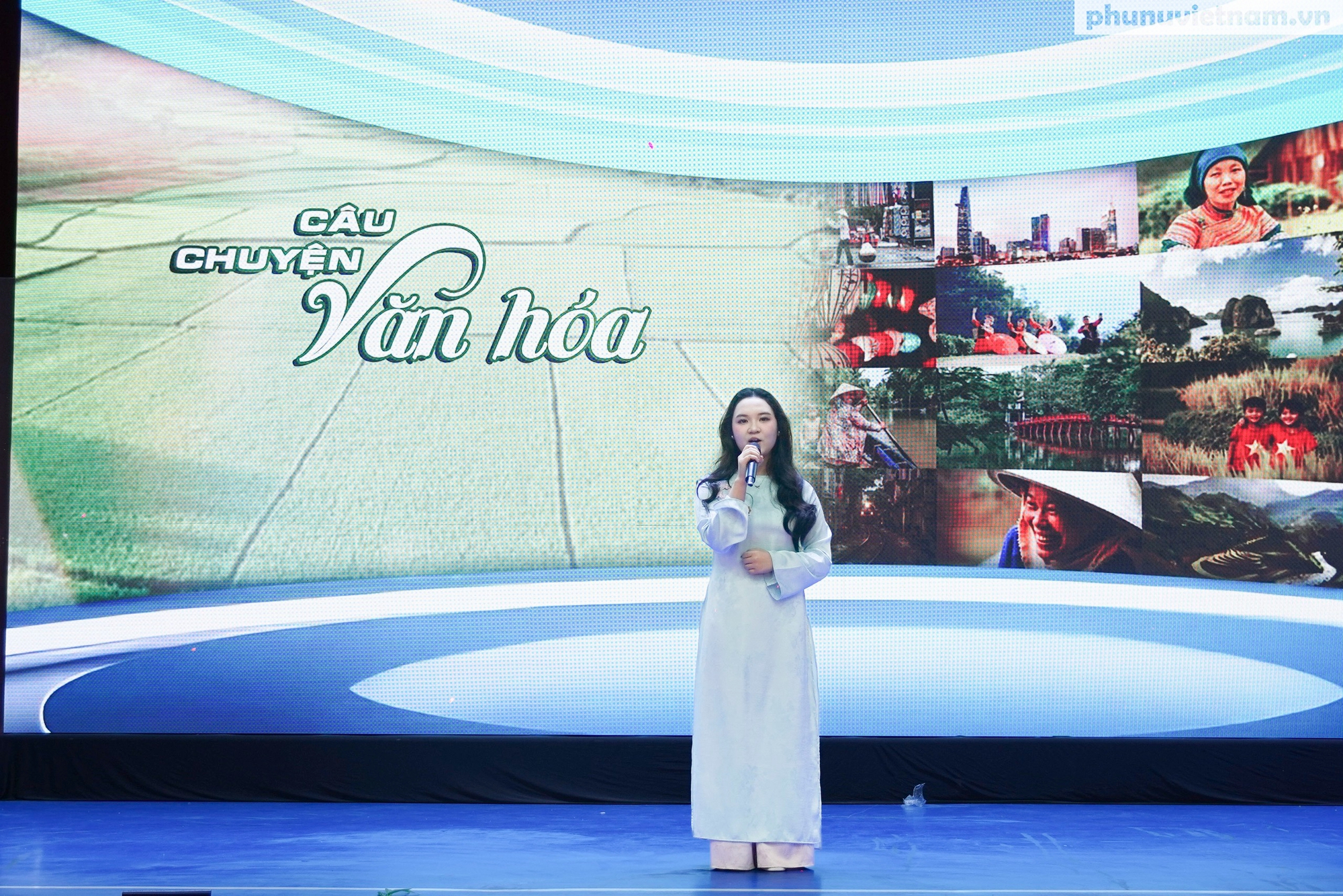 Chung kết "MC Nhí - Micro Vàng": Màn tranh tài sôi động "Chạm mic, chạm ước mơ" của 30 thí sinh- Ảnh 17. Chung kết "MC Nhí - Micro Vàng": Màn tranh tài sôi động "Chạm mic, chạm ước mơ" của 30 thí sinh- Ảnh 17.