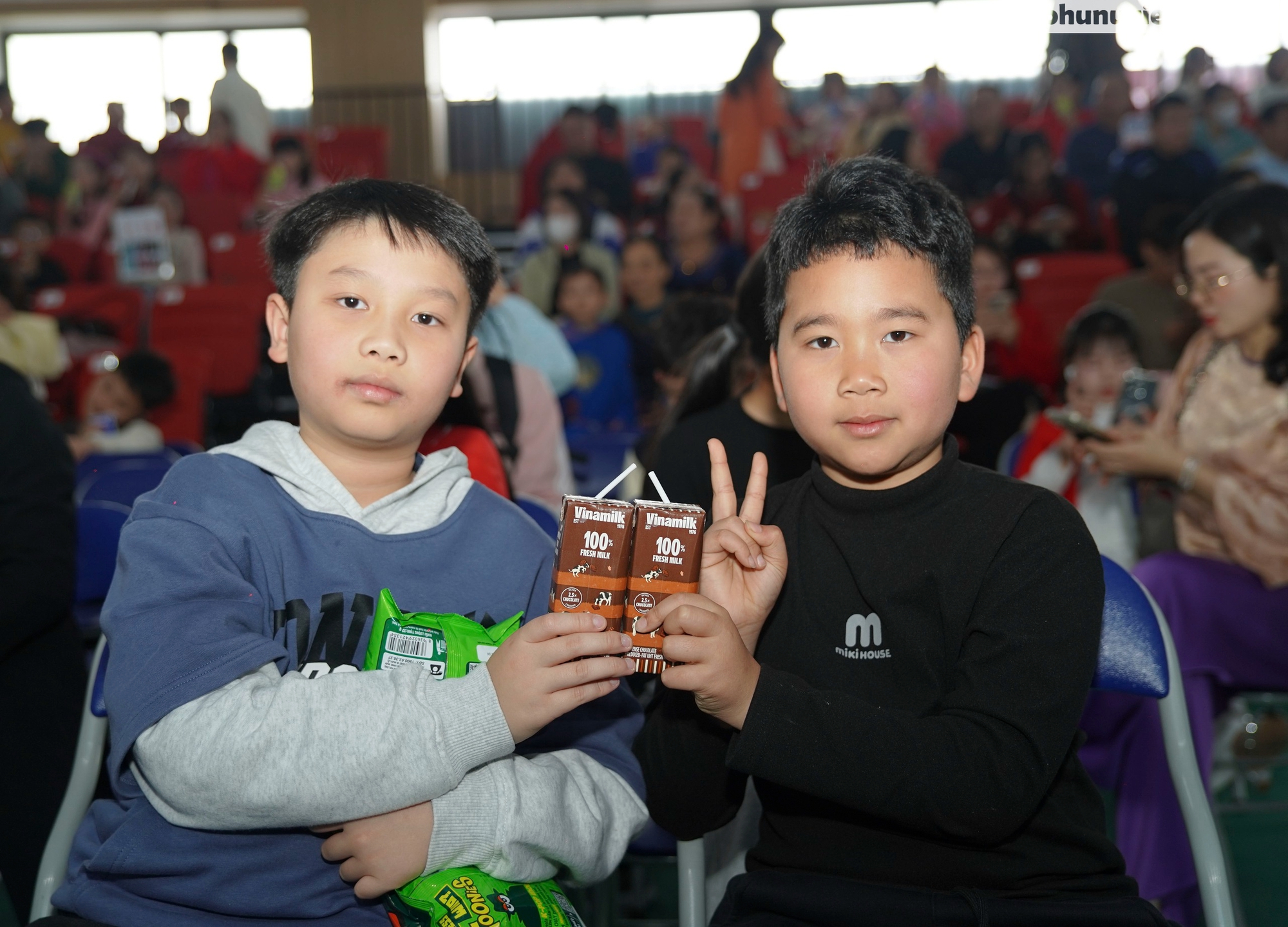 Vinamilk "tiếp năng lượng" cho hàng trăm thí sinh, khán giả tại Chung kết "MC Nhí - Micro Vàng"- Ảnh 9.