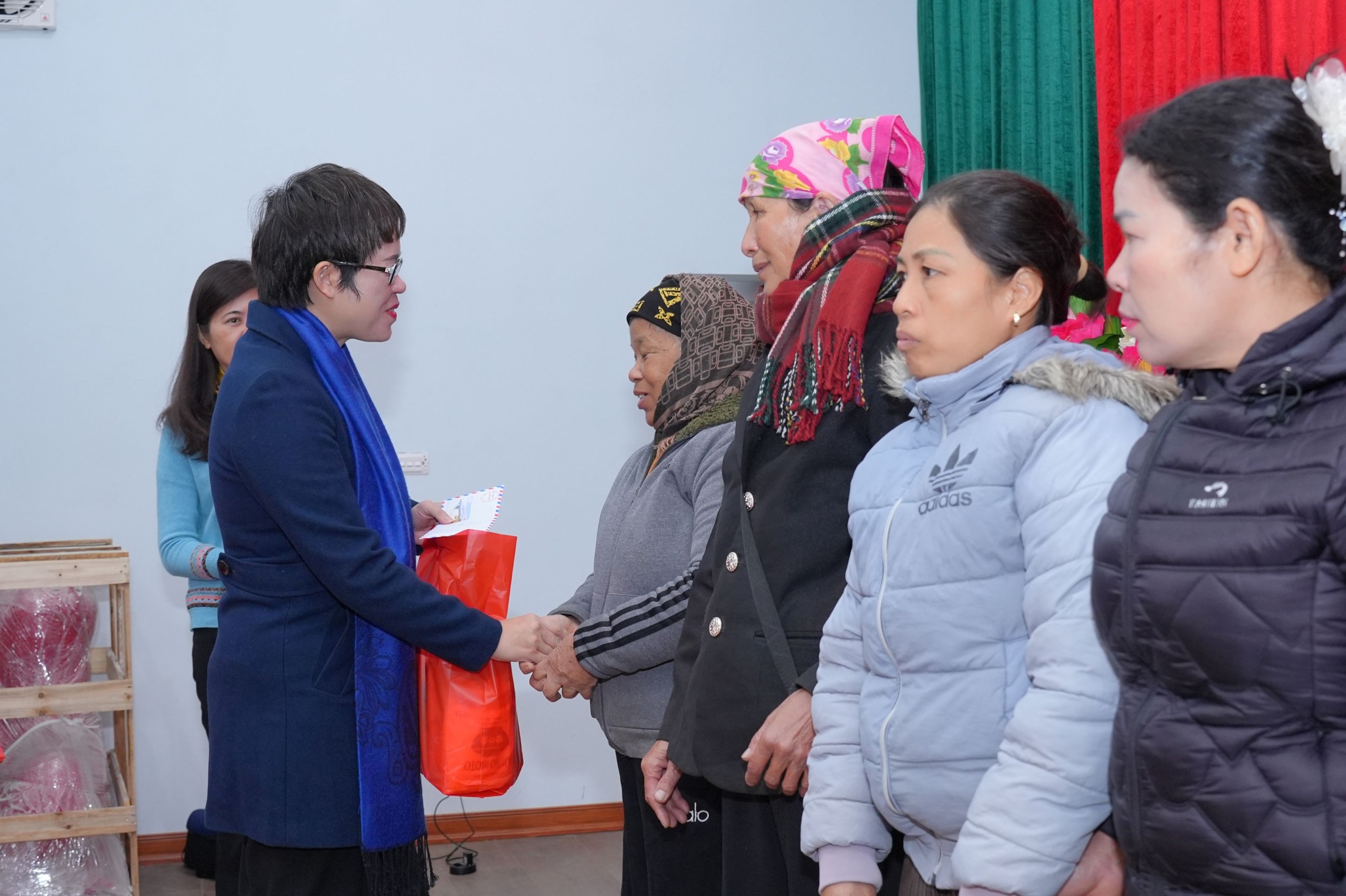 Nữ doanh nhân lan tỏa yêu thương chào Xuân Bính Ngọ 2026- Ảnh 4. Nữ doanh nhân lan tỏa yêu thương chào Xuân Bính Ngọ 2026- Ảnh 4.