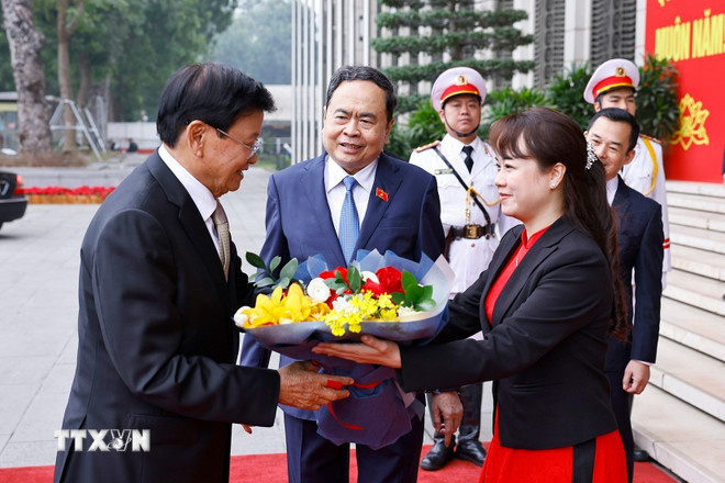 Chủ tịch Quốc hội: Quan hệ Việt Nam-Lào đã được nâng lên tầm gắn kết chiến lược- Ảnh 1.