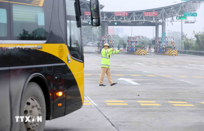 Siết quản lý xe khách giường nằm 2 tầng, tiến tới cấm trên đường miền núi- Ảnh 2.