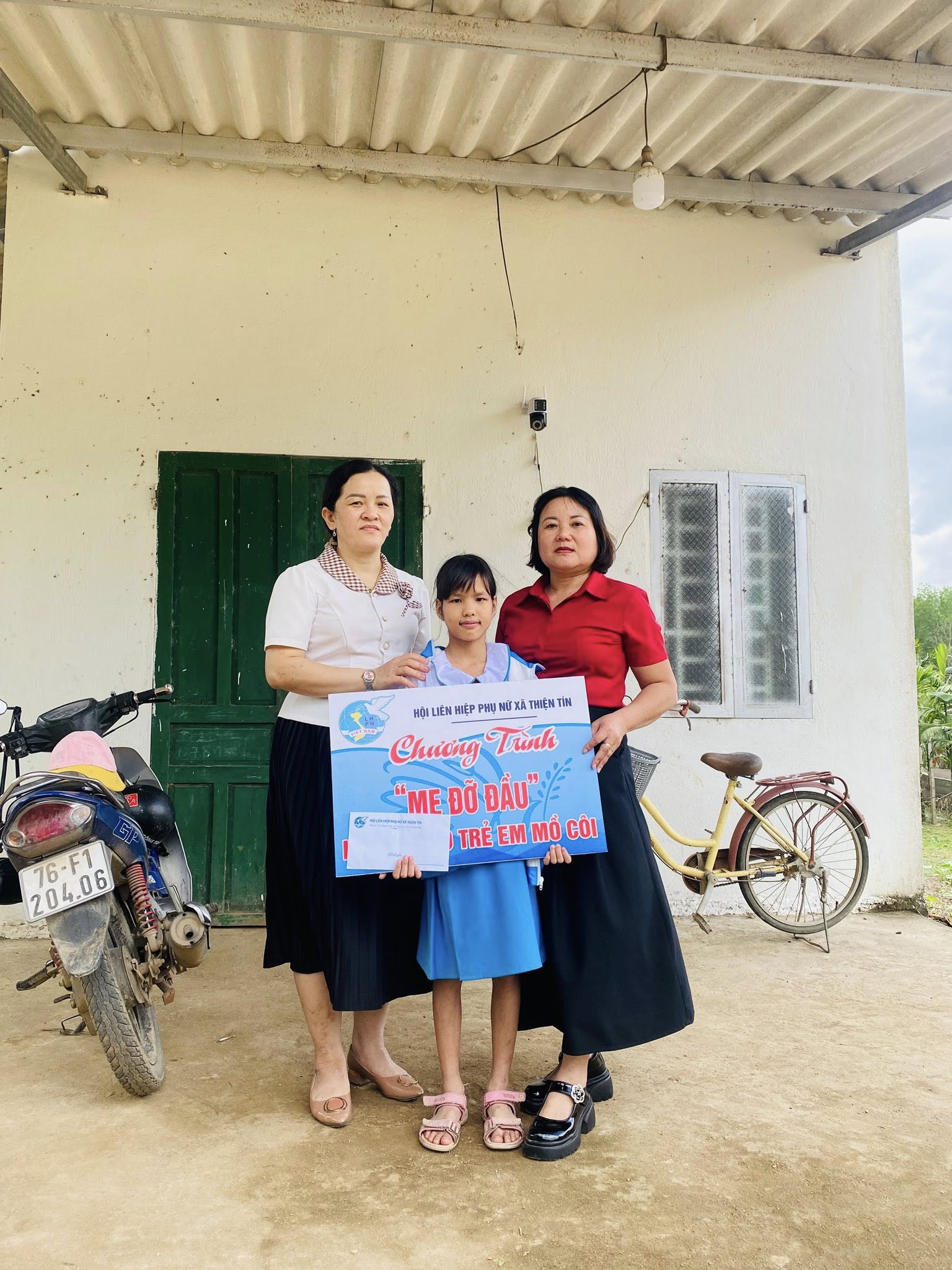 Hội LHPN tỉnh Quảng Ngãi mang mùa xuân ấm áp đến các gia đình chính sách, con đỡ đầu- Ảnh 5. Hội LHPN tỉnh Quảng Ngãi mang mùa xuân ấm áp đến các gia đình chính sách, con đỡ đầu- Ảnh 5.