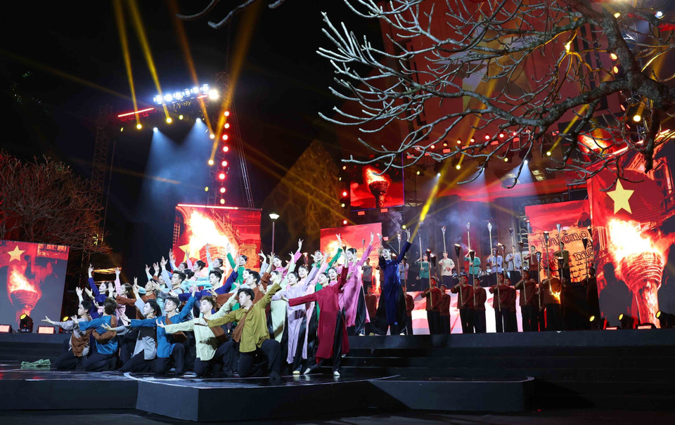 Lãnh đạo Đảng, Nhà nước dự cầu truyền hình Kỷ niệm 85 năm Ngày Bác Hồ về nước- Ảnh 13.