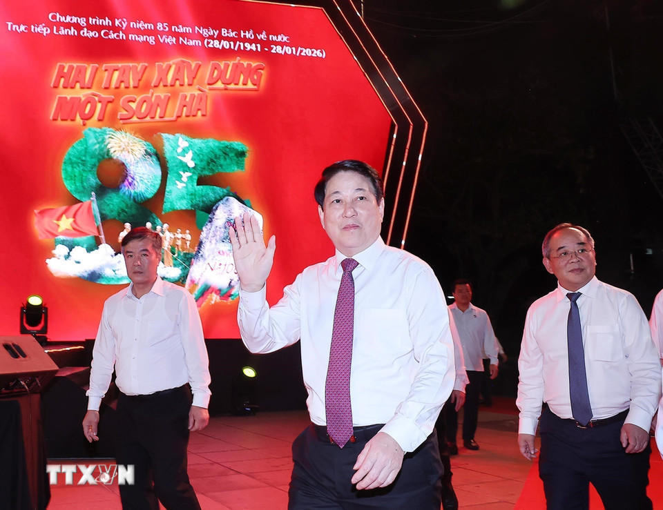 Lãnh đạo Đảng, Nhà nước dự cầu truyền hình Kỷ niệm 85 năm Ngày Bác Hồ về nước- Ảnh 1.