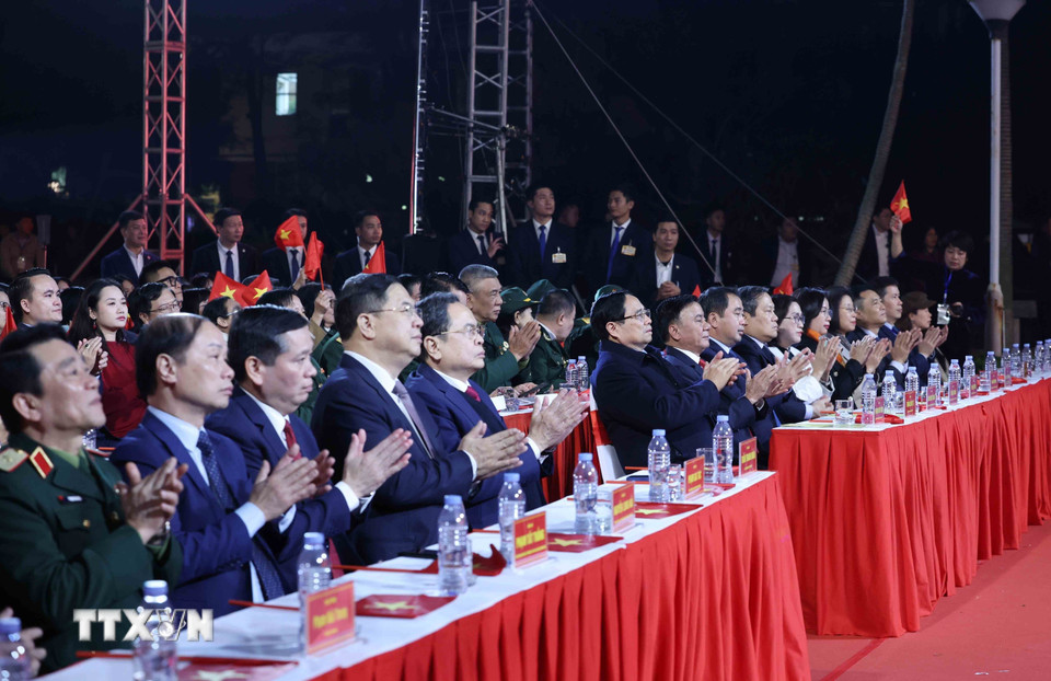 Lãnh đạo Đảng, Nhà nước dự cầu truyền hình Kỷ niệm 85 năm Ngày Bác Hồ về nước- Ảnh 7.