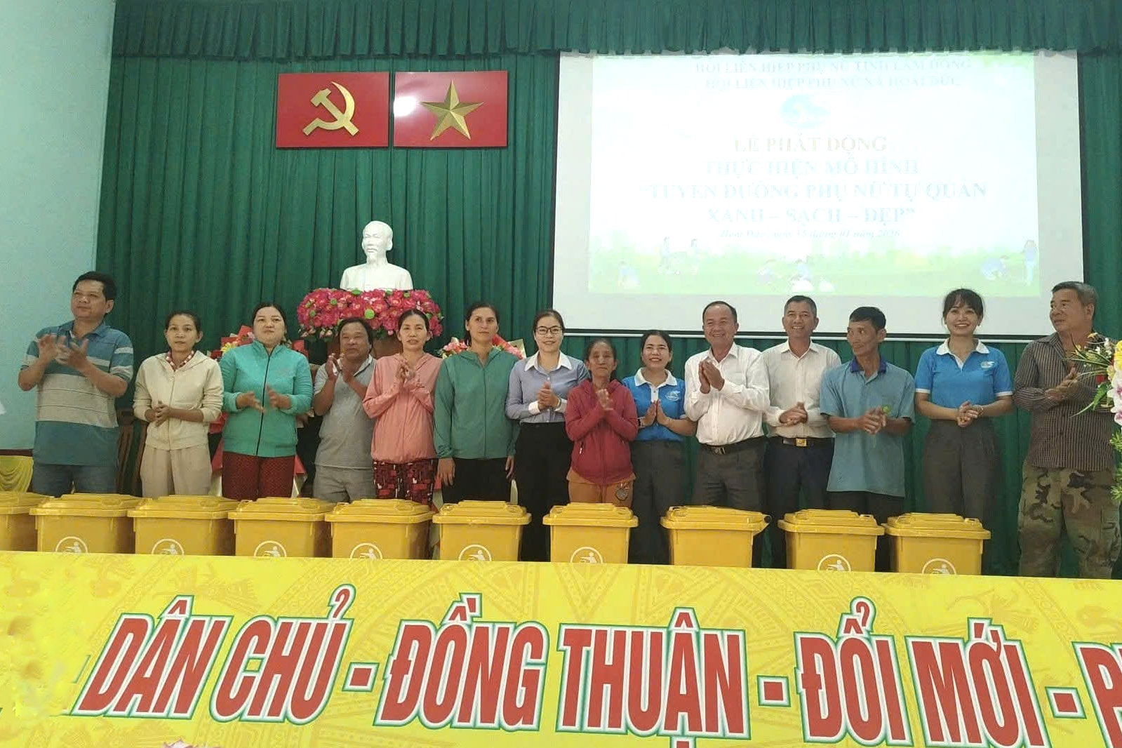 Phụ nữ Lâm Đồng chung tay làm đẹp từng con đường, góc phố- Ảnh 3.