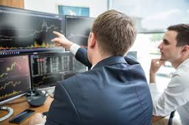 Bán giải chấp - gom cổ phiếu: Dòng tiền phân hóa rõ nét trước phiên 30/1- Ảnh 1.