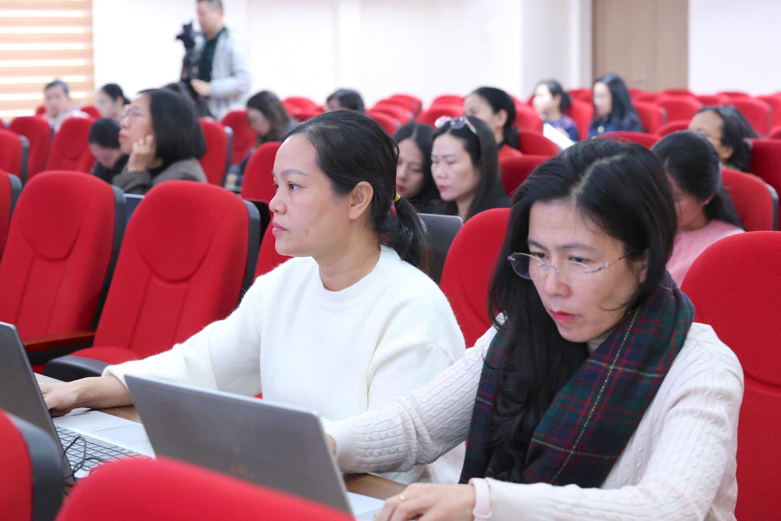 Trung ương Hội LHPN Việt Nam tập huấn hướng dẫn sử dụng Hệ thống i-Mặt trận- Ảnh 5. Trung ương Hội LHPN Việt Nam tập huấn hướng dẫn sử dụng Hệ thống i-Mặt trận- Ảnh 5.