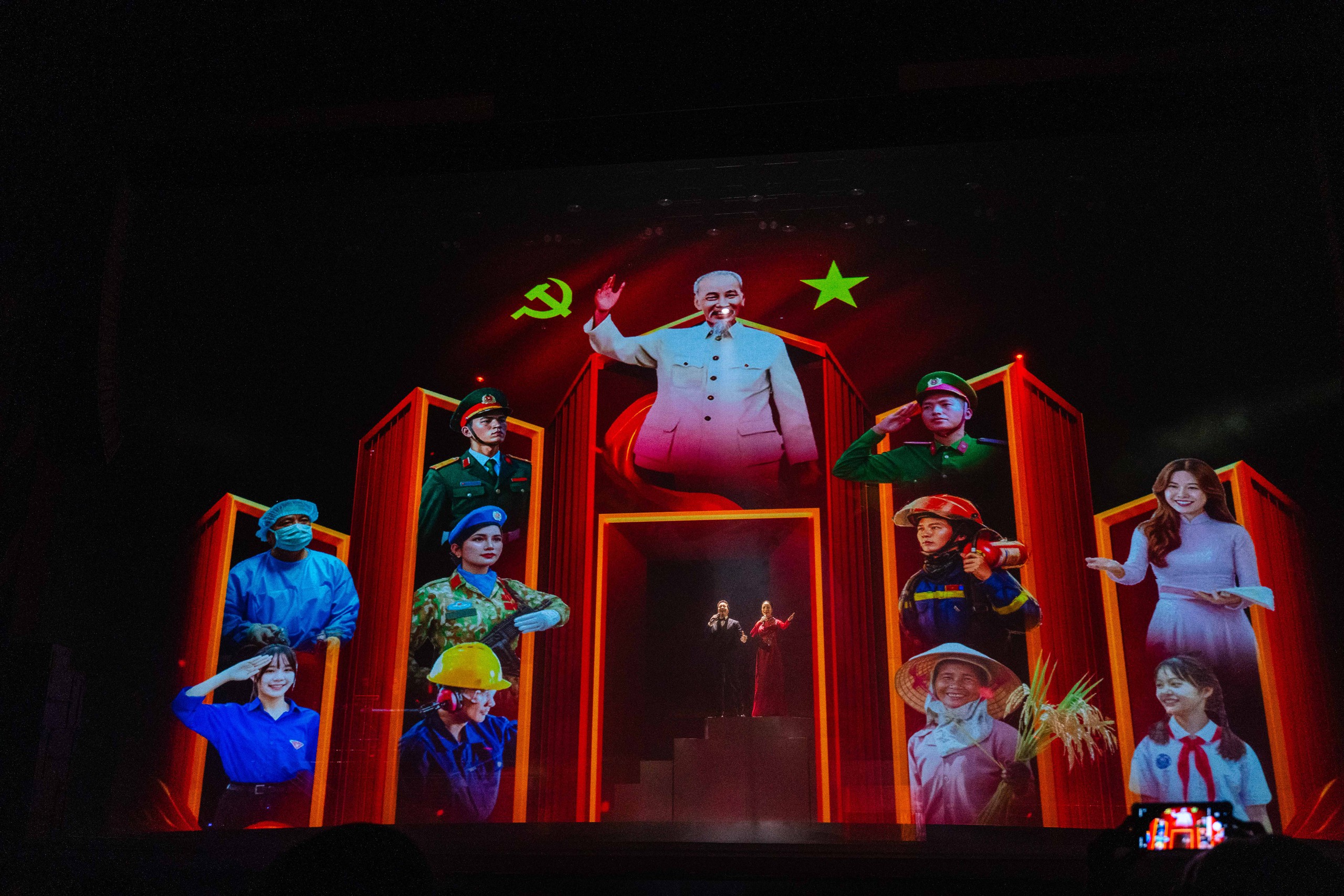 Lan tỏa niềm tin với Đảng qua chương trình nghệ thuật đặc biệt- Ảnh 6. Lan tỏa niềm tin với Đảng qua chương trình nghệ thuật đặc biệt- Ảnh 6.