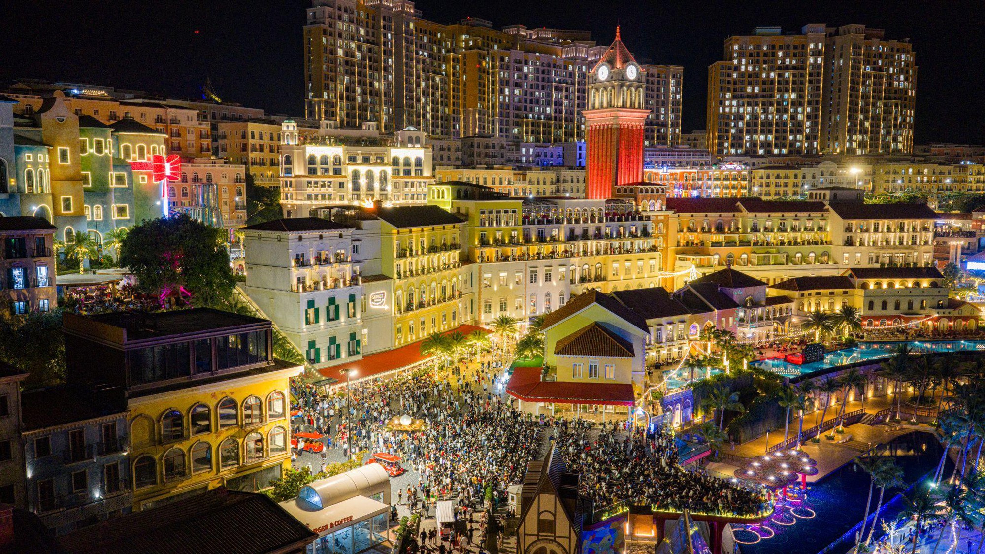 Tết Dương lịch: Phú Quốc một ngày đón 46 chuyến bay quốc tế và hàng vạn khách- Ảnh 3.