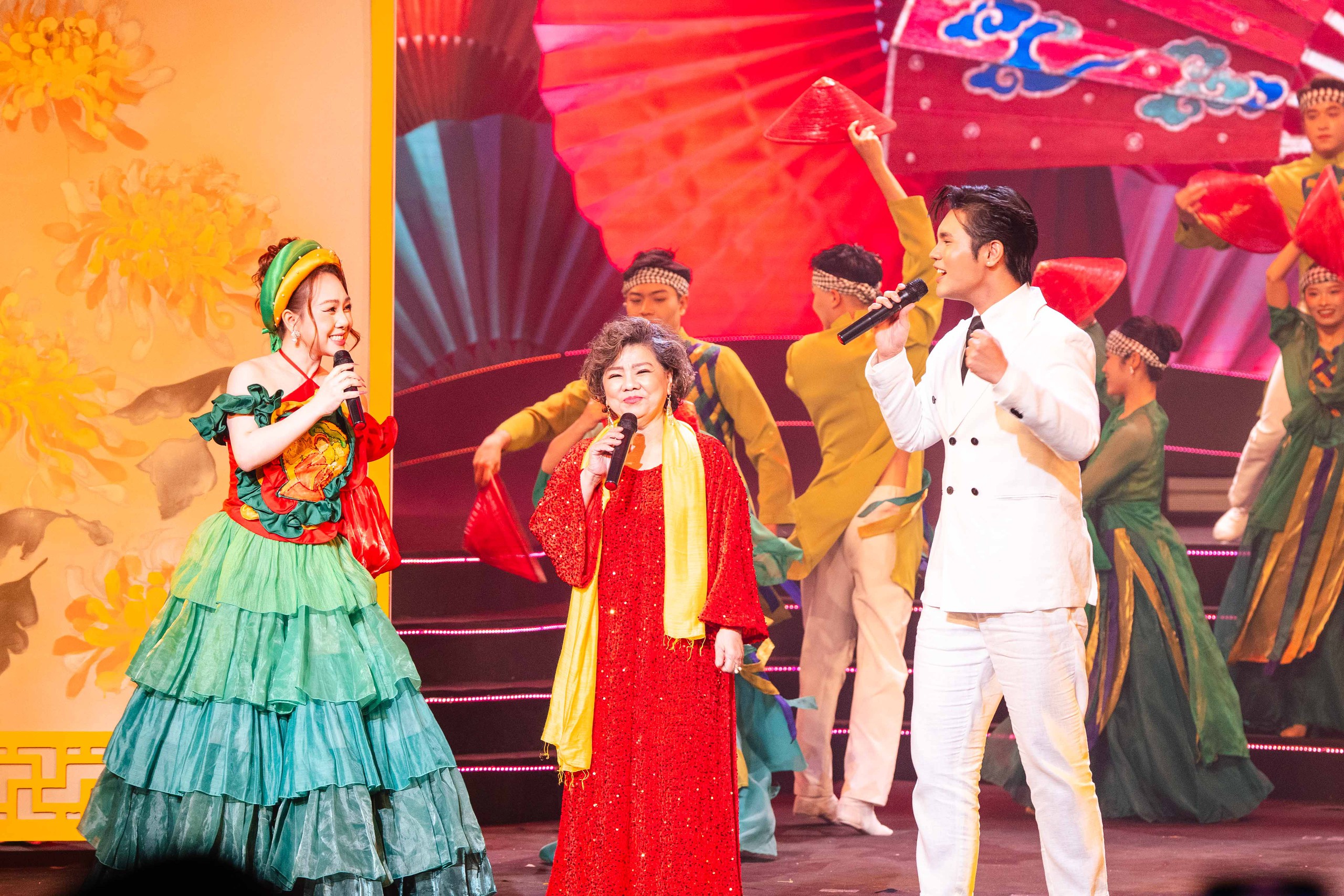 Lan tỏa niềm tin với Đảng qua chương trình nghệ thuật đặc biệt- Ảnh 4. Lan tỏa niềm tin với Đảng qua chương trình nghệ thuật đặc biệt- Ảnh 4.