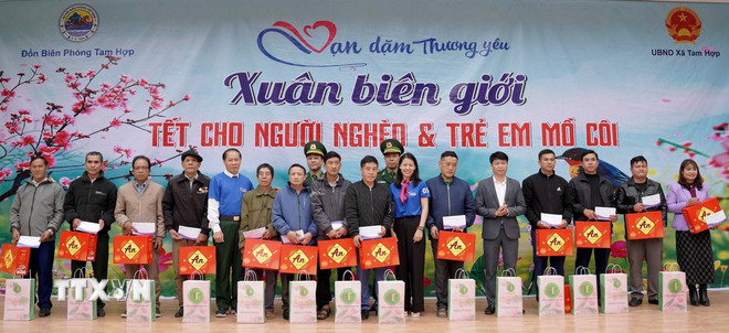 Nhiều chính sách của Đảng và Nhà nước chăm lo người dân đón Tết đầm ấm, an vui- Ảnh 1.